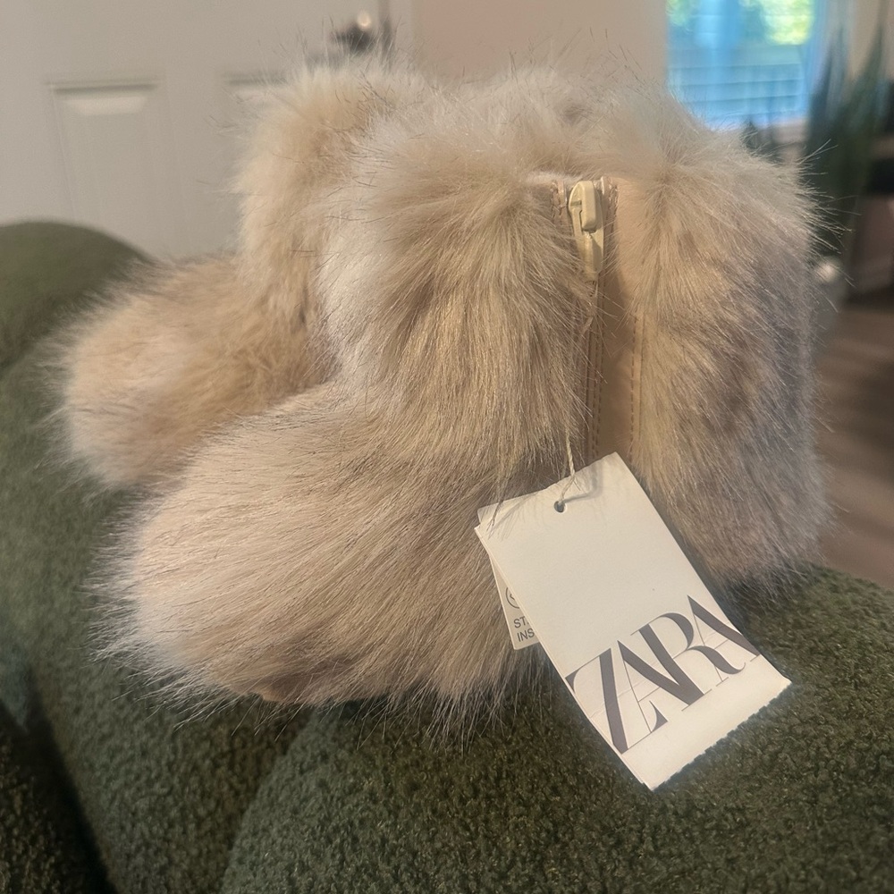 Zara Beige Faux Fur Ankle Boots